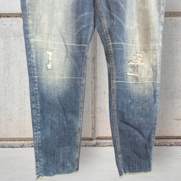 EUC Silver Girlfriend Distressed Raw Hem Jeans Size 16/L29 - Picture 3 of 8